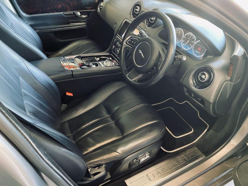JAGUAR XJ