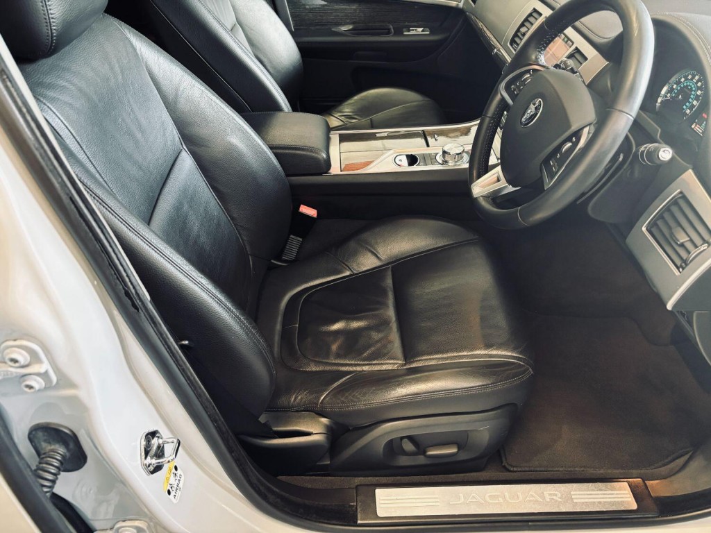 JAGUAR XF