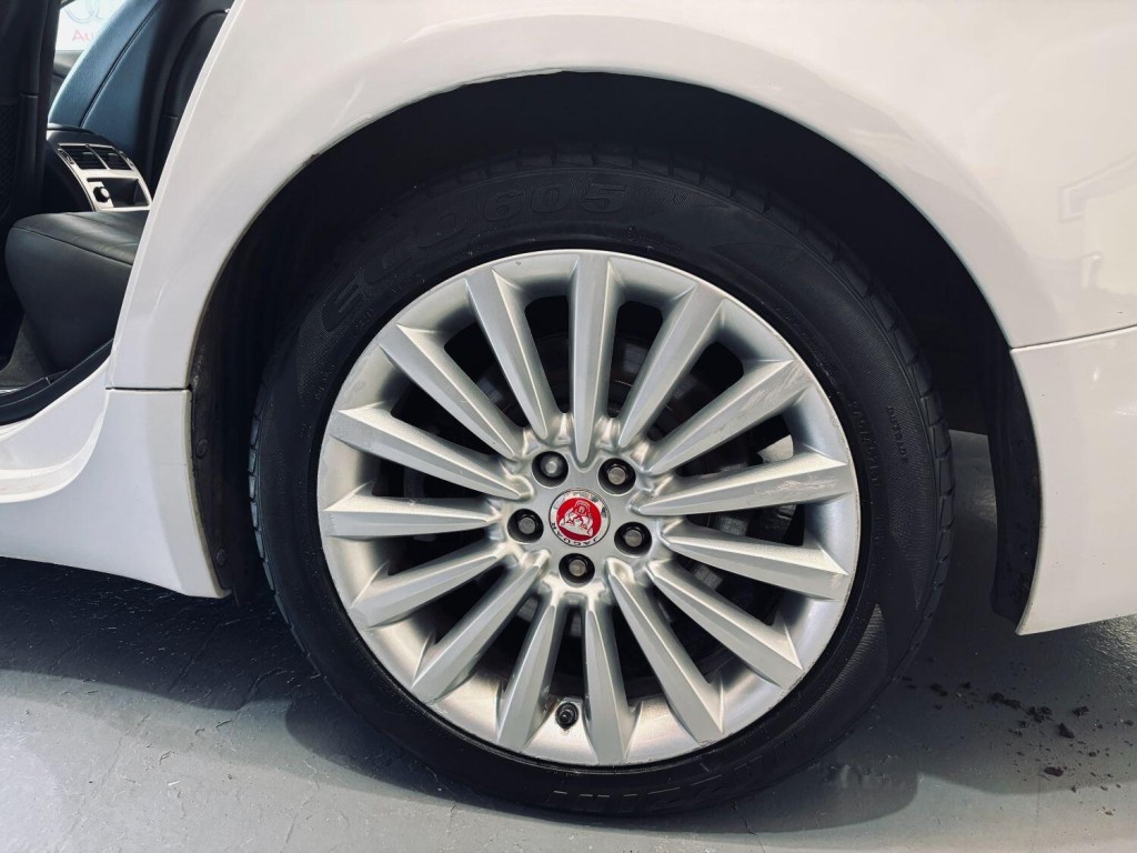 JAGUAR XF