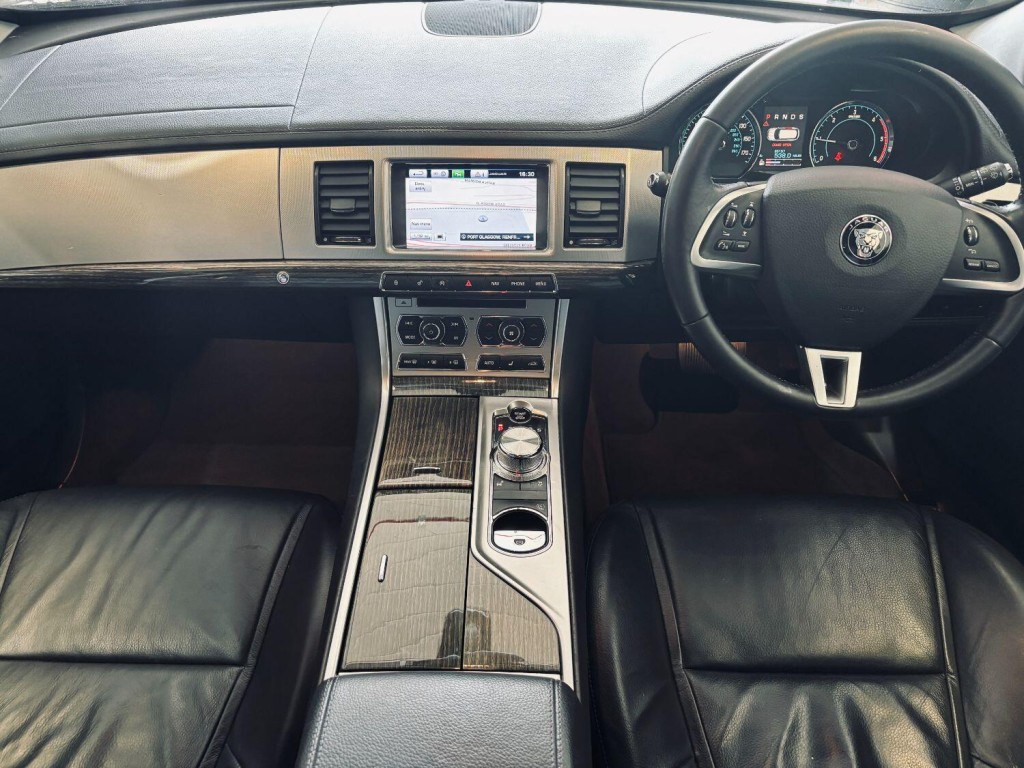 JAGUAR XF
