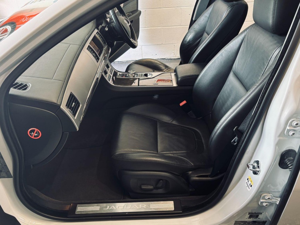 JAGUAR XF