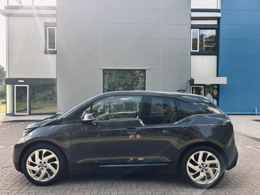 BMW I3