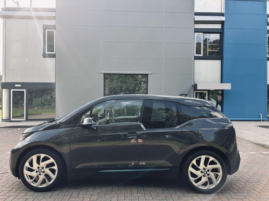 BMW I3
