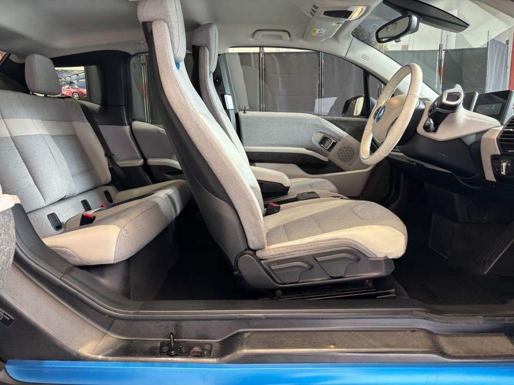 BMW I3
