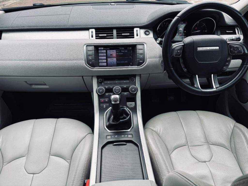 View LAND ROVER RANGE ROVER EVOQUE 2.2 SD4 Pure