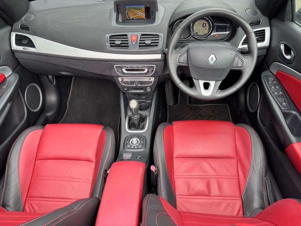 View RENAULT MEGANE 1.9 dCi Dynamique TomTom