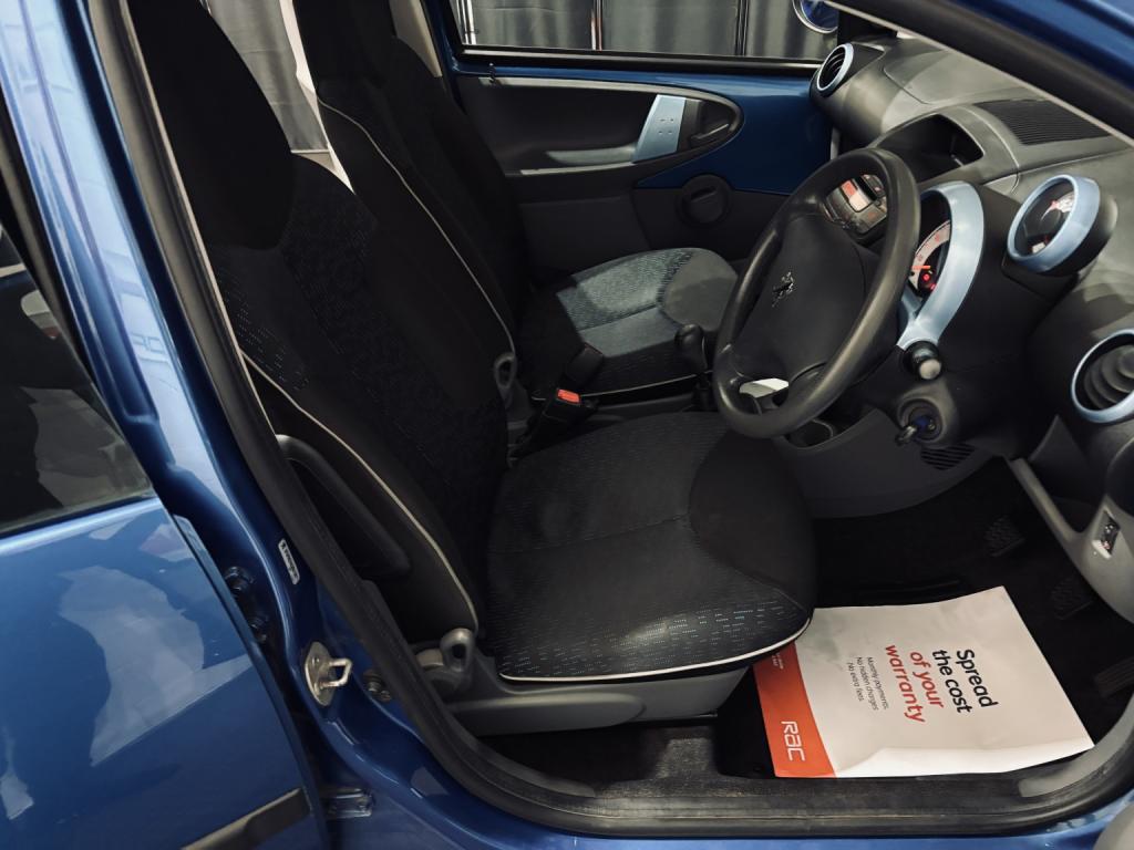 PEUGEOT 107
