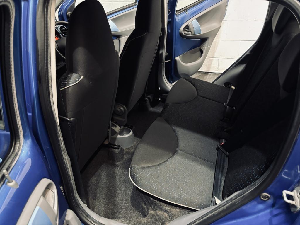 PEUGEOT 107