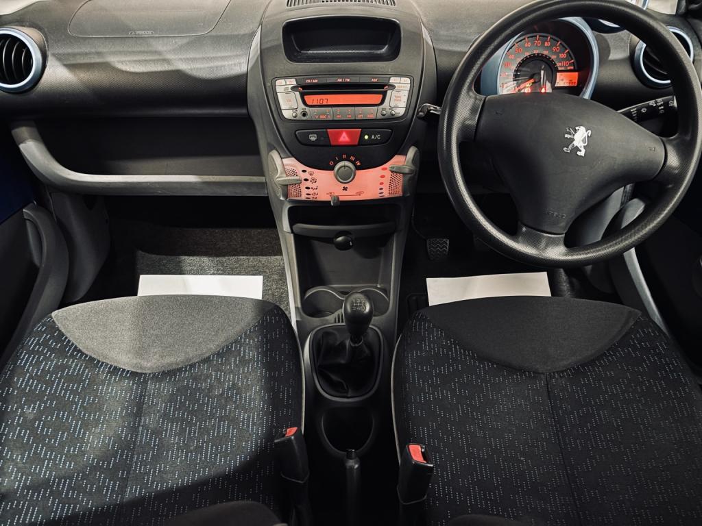 View PEUGEOT 107 1.0 12V Millesim