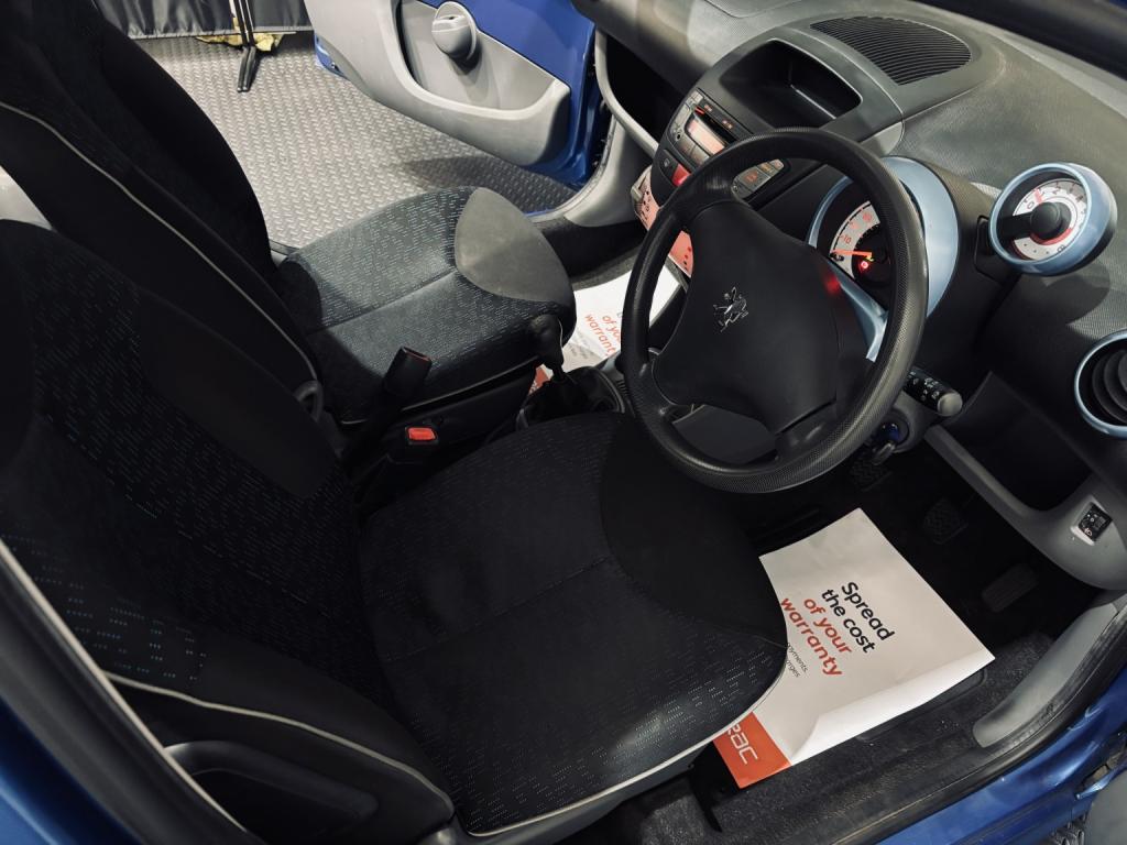 PEUGEOT 107