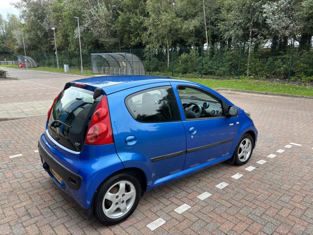 PEUGEOT 107