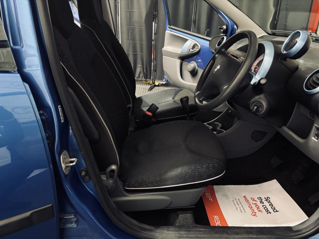 PEUGEOT 107