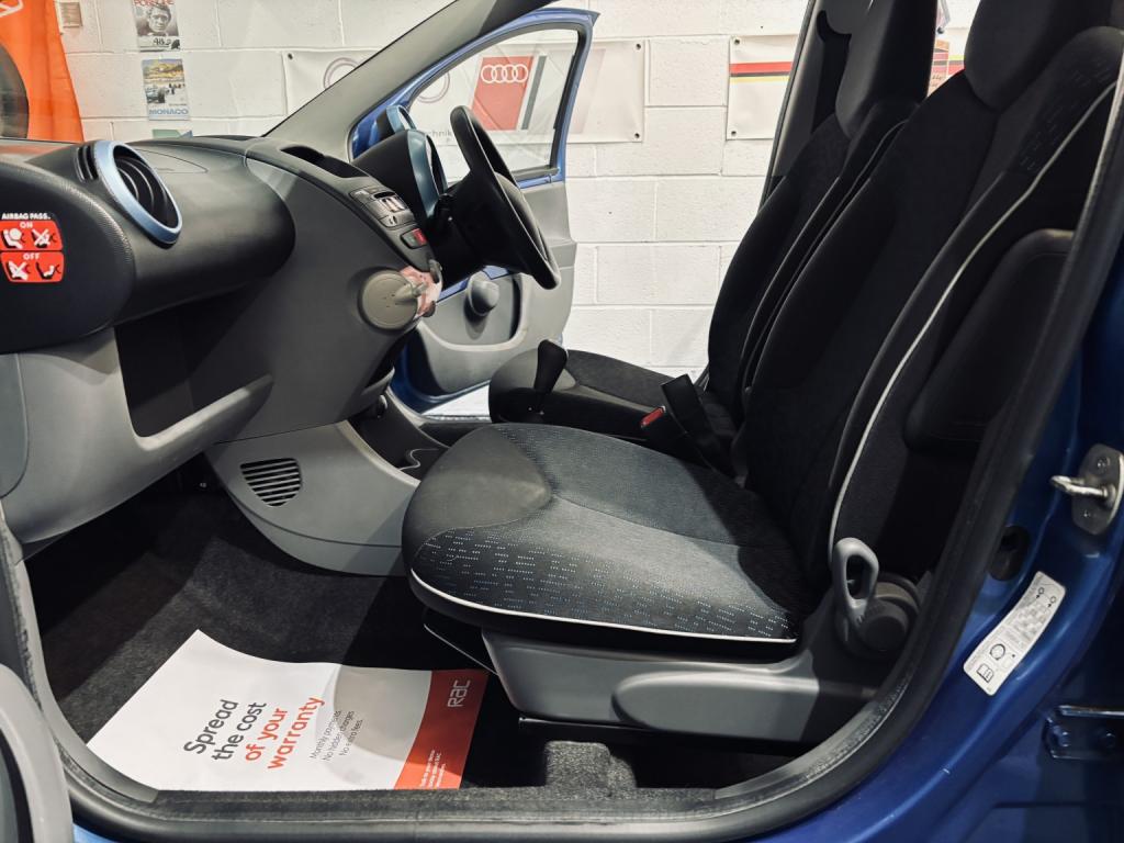 PEUGEOT 107