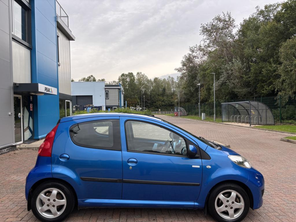 PEUGEOT 107