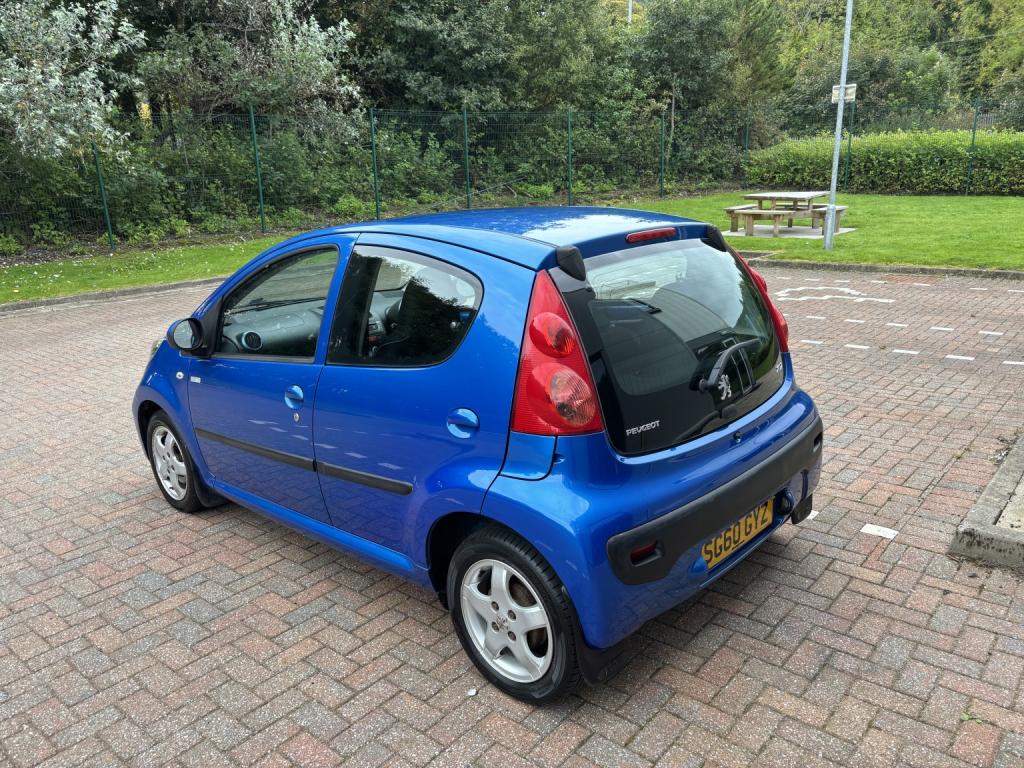 PEUGEOT 107