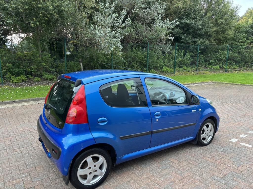 PEUGEOT 107