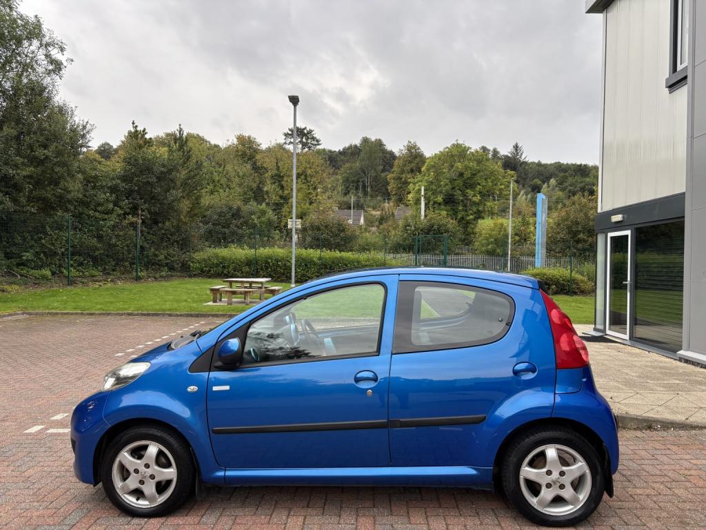 PEUGEOT 107