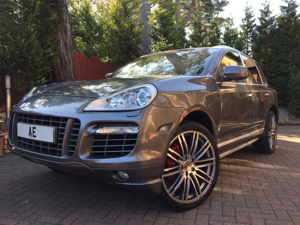 PORSCHE CAYENNE