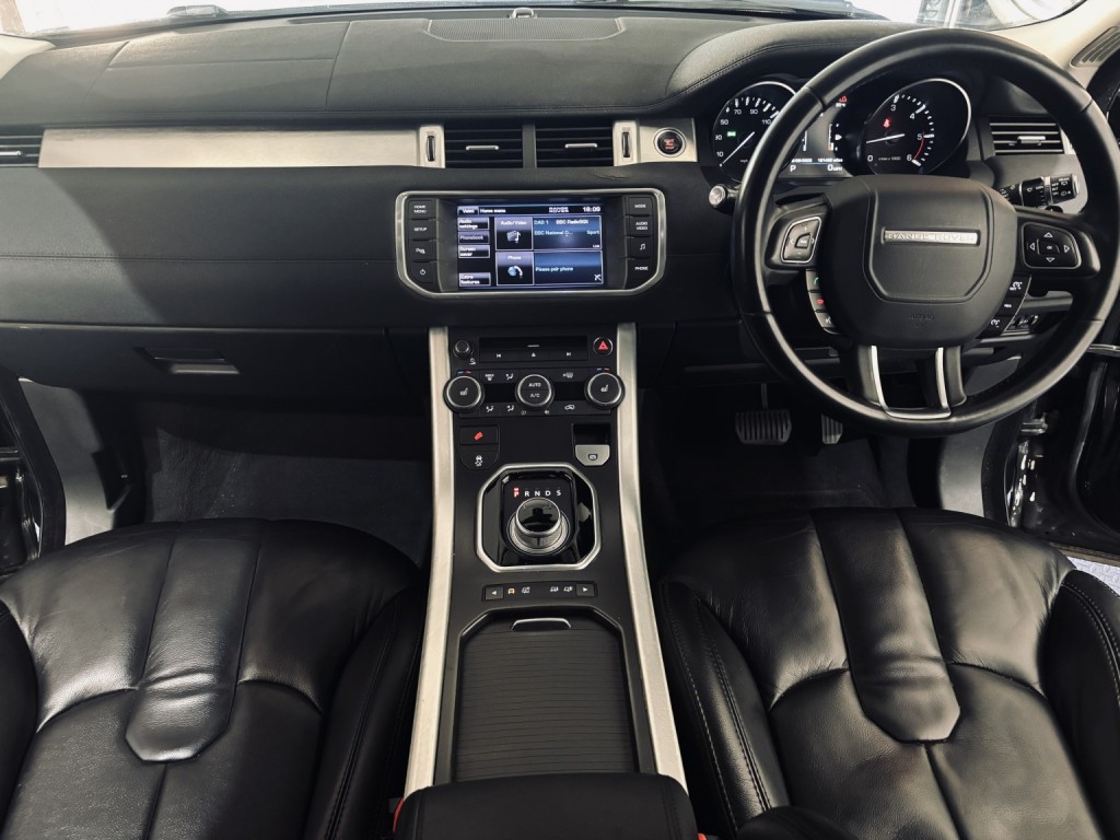 View LAND ROVER RANGE ROVER EVOQUE 2.2 SD4 Pure