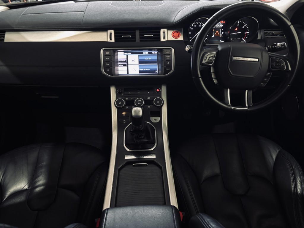 View LAND ROVER RANGE ROVER EVOQUE 2.2 eD4 Pure