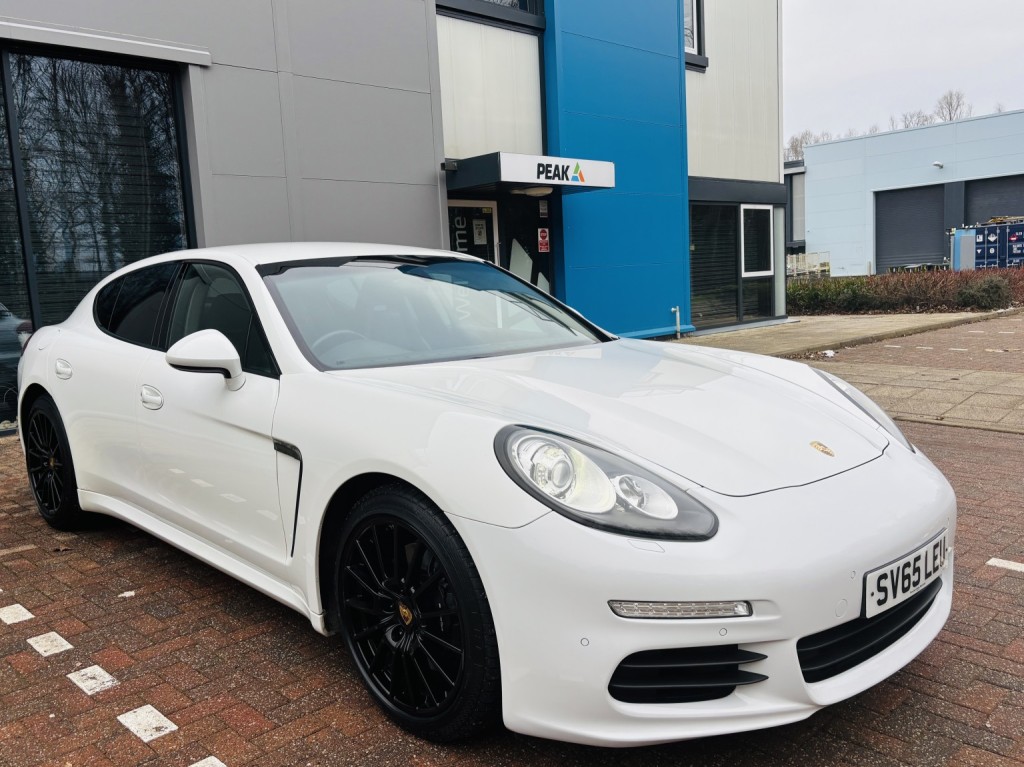 View PORSCHE PANAMERA 3.0 D V6
