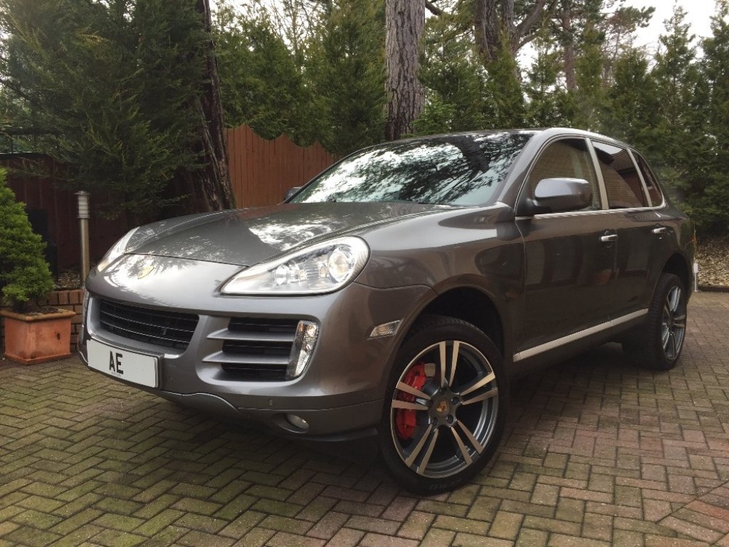 View PORSCHE CAYENNE TIPTRONIC S