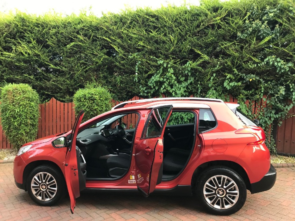 PEUGEOT 2008