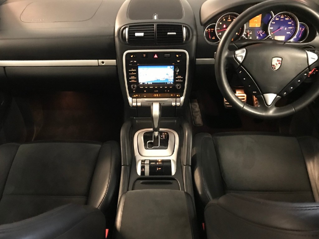 View PORSCHE CAYENNE V8 Tiptronic S  GTS