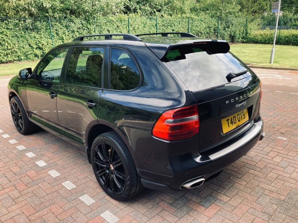 PORSCHE CAYENNE
