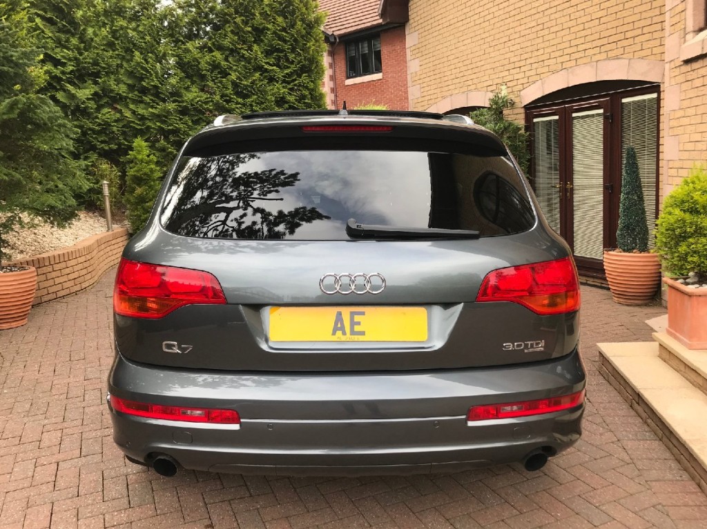 AUDI Q7
