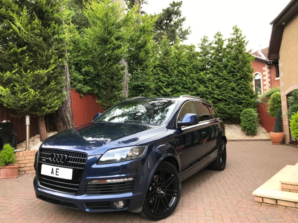 AUDI Q7
