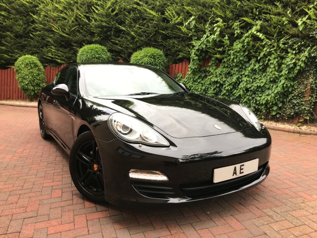 PORSCHE PANAMERA