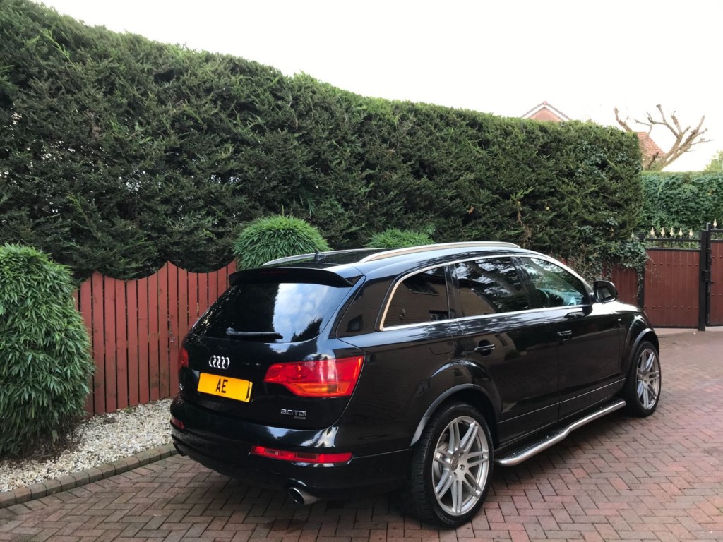 AUDI Q7