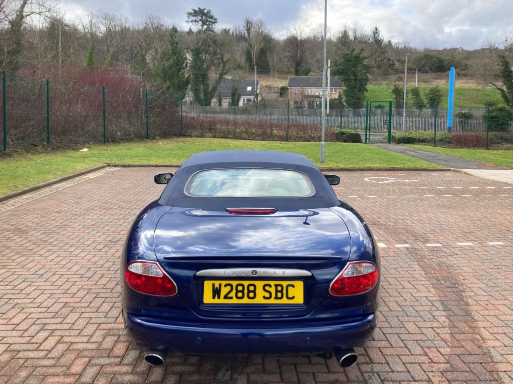 JAGUAR XK8