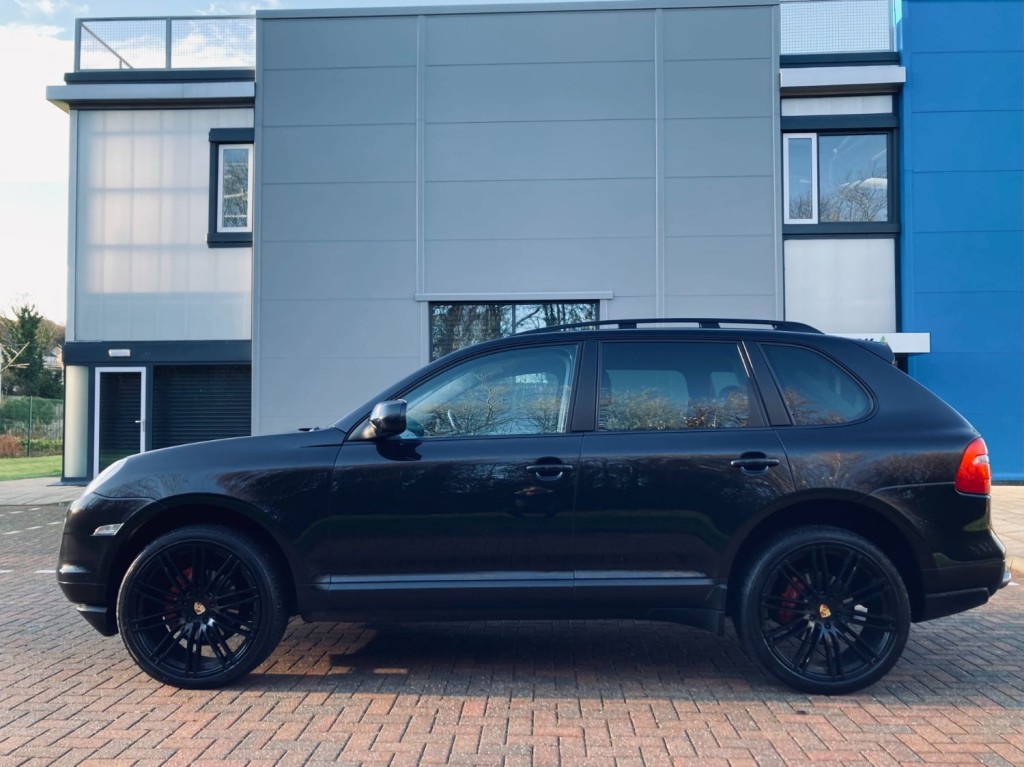 PORSCHE CAYENNE