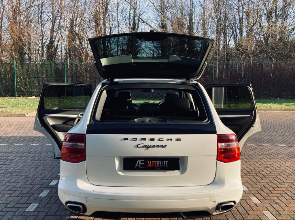 PORSCHE CAYENNE