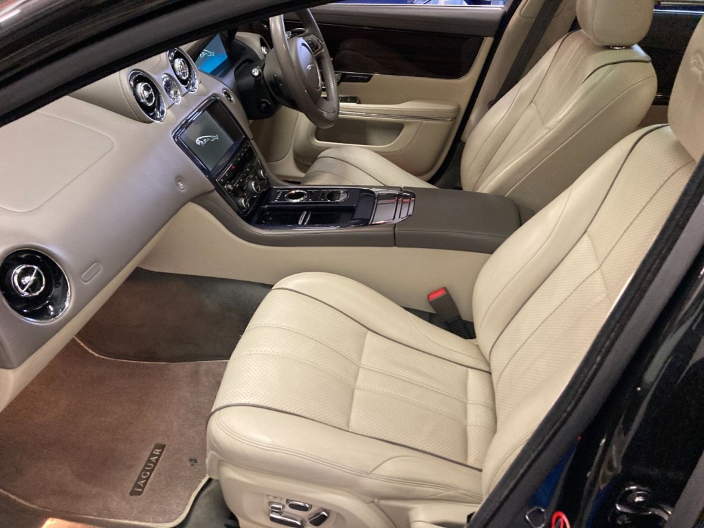 JAGUAR XJ
