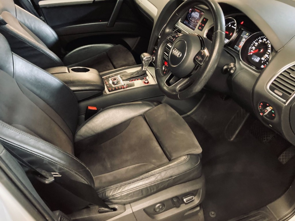 AUDI Q7