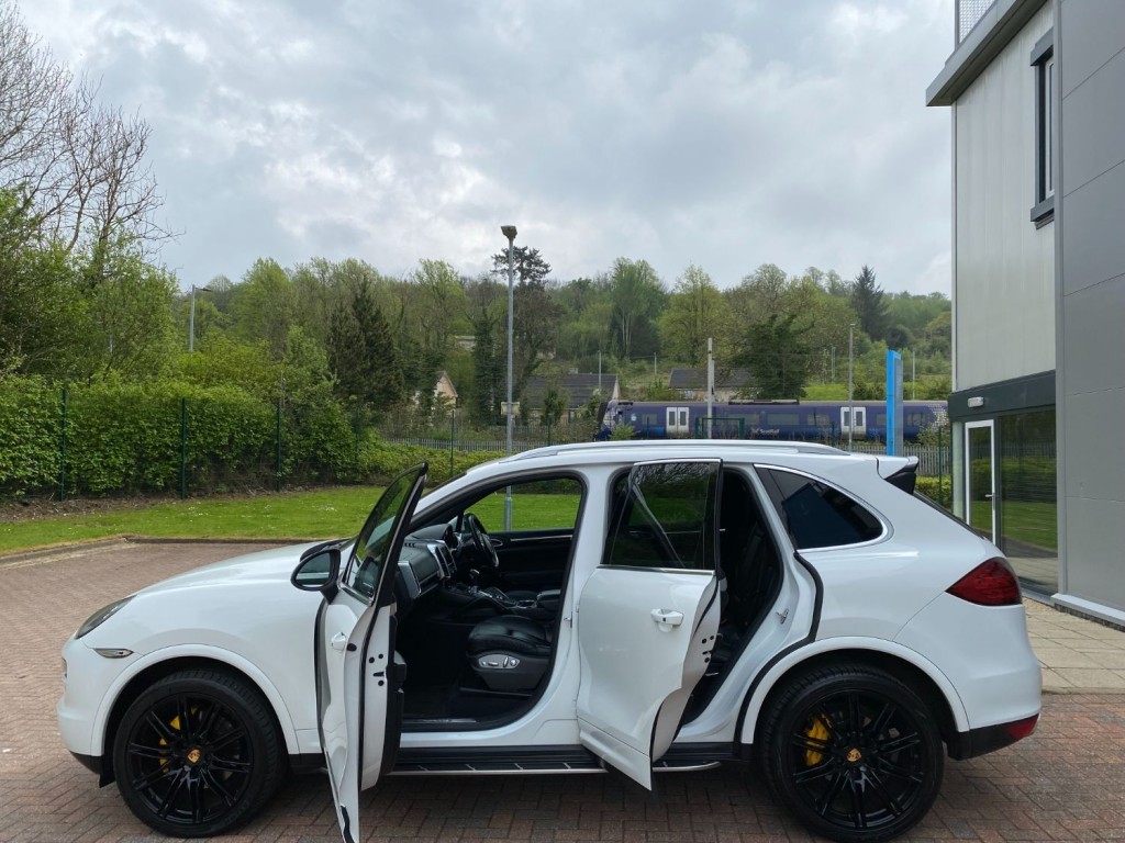 PORSCHE CAYENNE