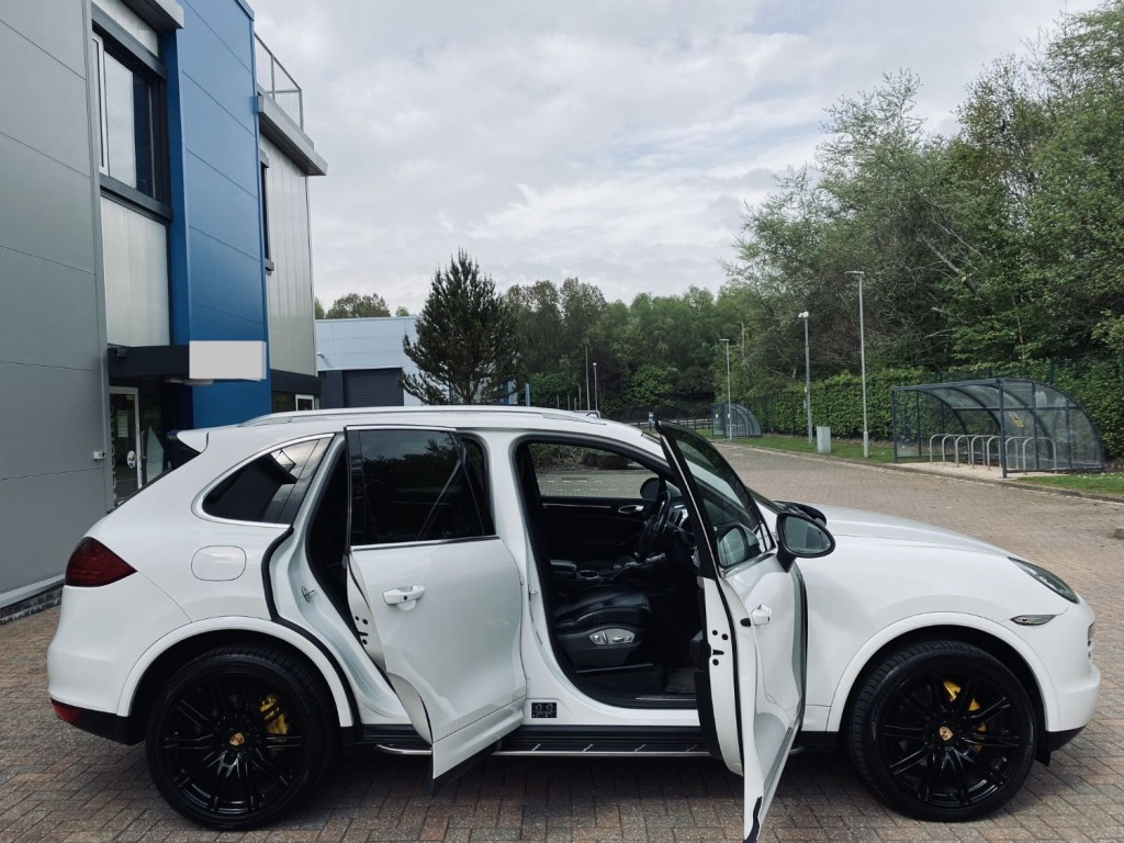 PORSCHE CAYENNE