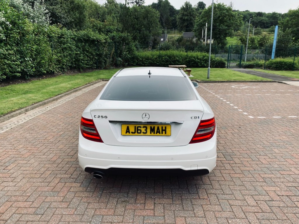 MERCEDES-BENZ C CLASS