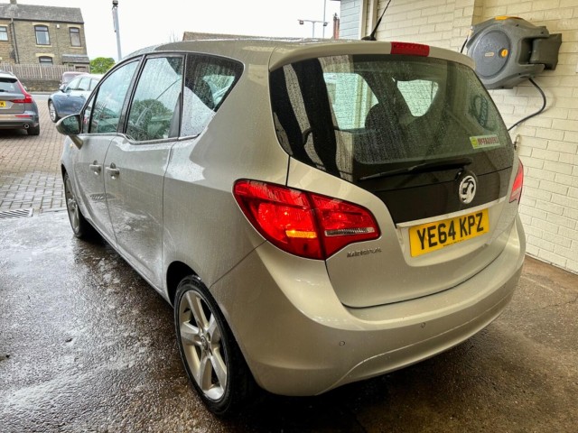 VAUXHALL MERIVA 1.4 i Tech Line **A BIT HIGHER UP FOR YOUR OLD KNEES**