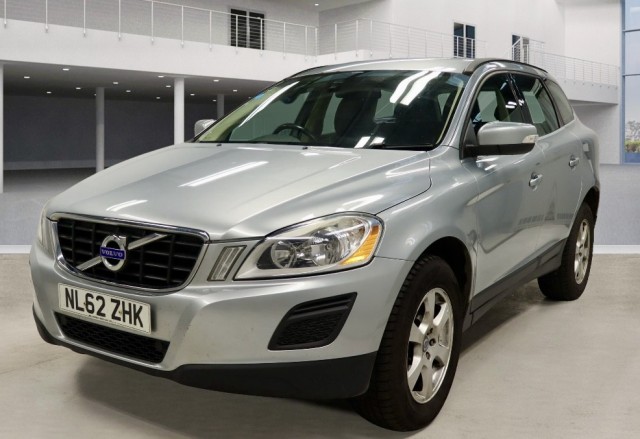 VOLVO XC60 2.0 D4 SE