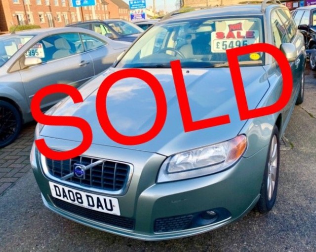 VOLVO V70 2.4 D5 SE **EXCELLENT SERVICE RECORDS *HEATED SEATS* DRIVERS MEMORY *SAT-NAV*