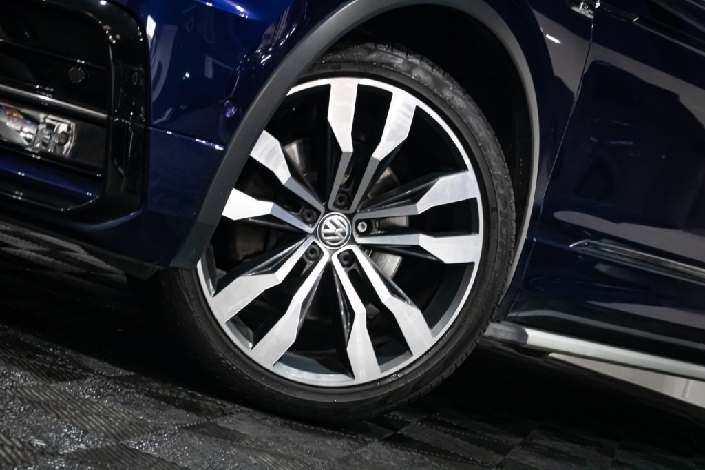 View VOLKSWAGEN TIGUAN 2.0 BiTDI R-Line 