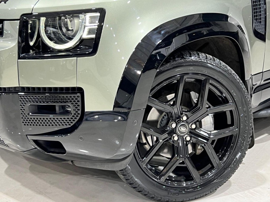 View LAND ROVER DEFENDER 110 3.0 D300 MHEV X-Dynamic HSE