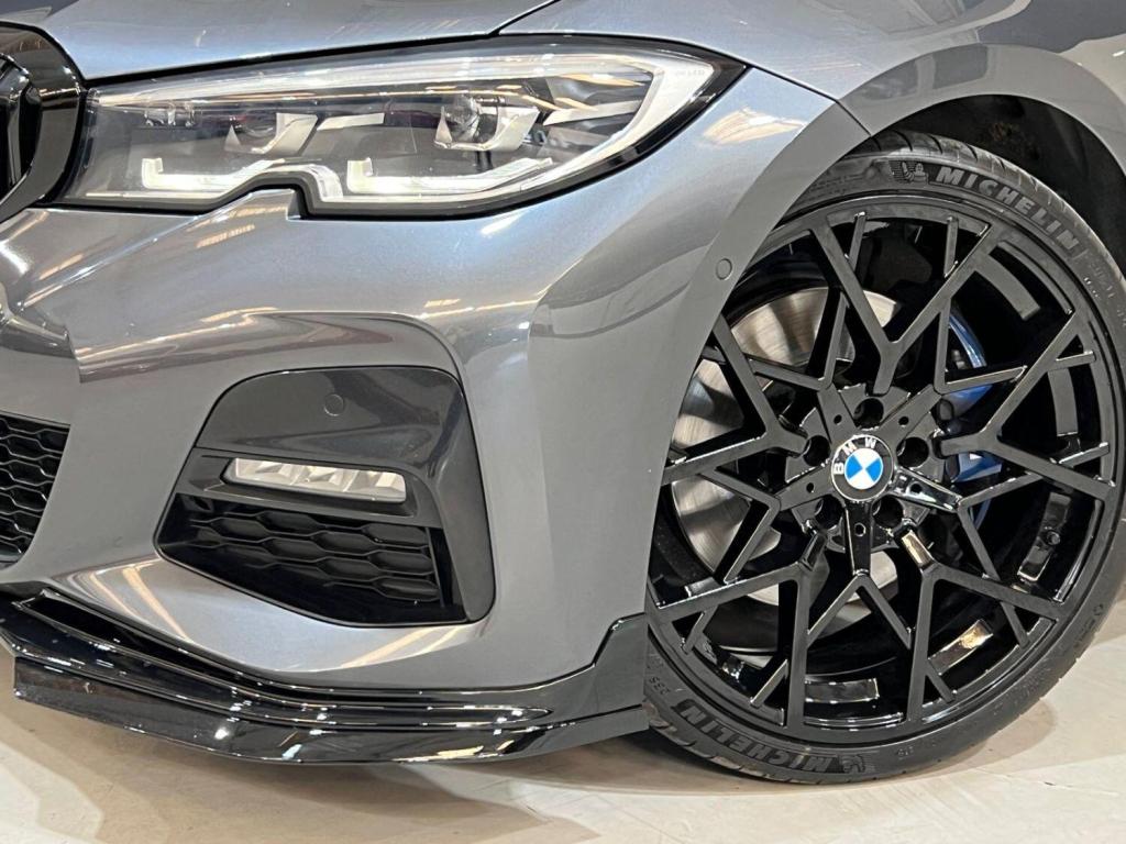 View BMW 3 SERIES 2.0 330i M Sport Saloon