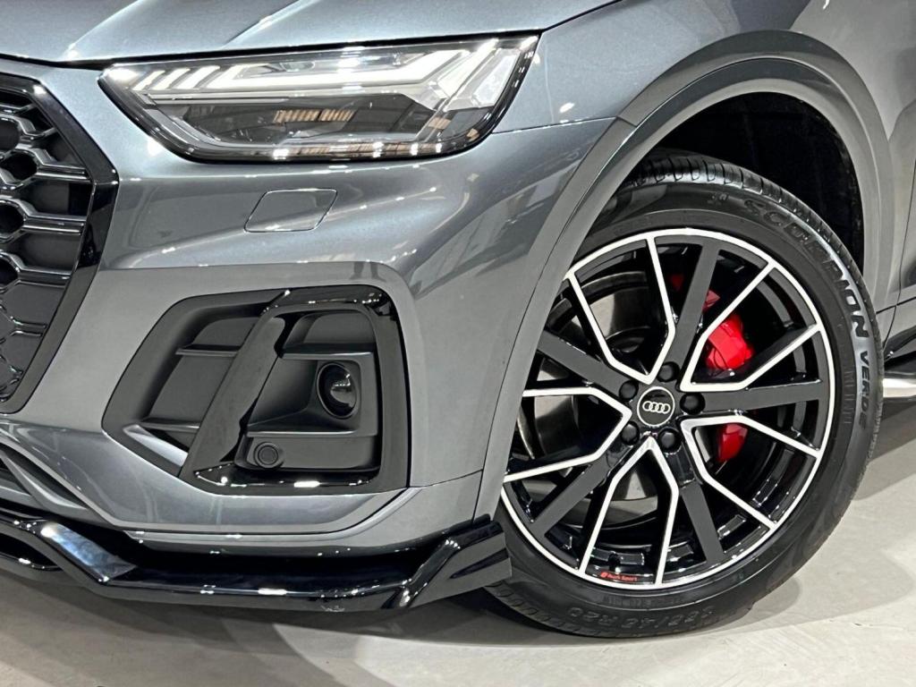 View AUDI Q5 2.0 TDI 40 Edition 1