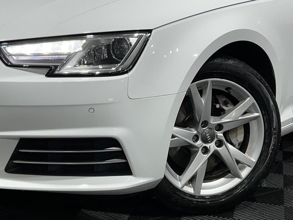 View AUDI A4 2.0 TDI Sport