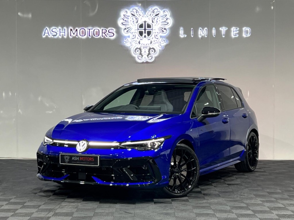 View VOLKSWAGEN GOLF 2.0 TSI R Black Edition